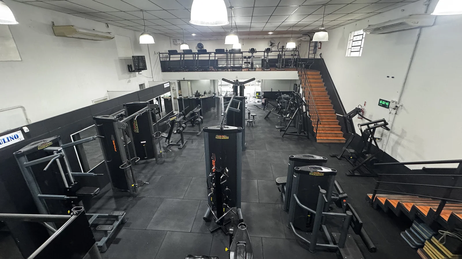 Vista panorâmica dos equipamentos e escadaria da Styllus